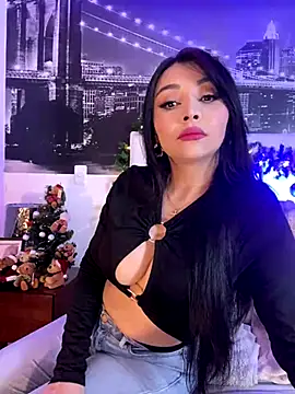 Snapshot of KateLatorre chatting on 12/04/24, 10:24 KateLatorre online show from 12/04/24, 10:24