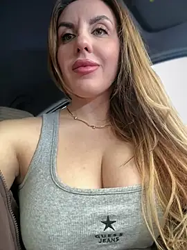 Snapshot of Kalli_Fornia chatting on 01/14/26, 09:57 Kalli Fornia online show from 01/14/26, 09:57