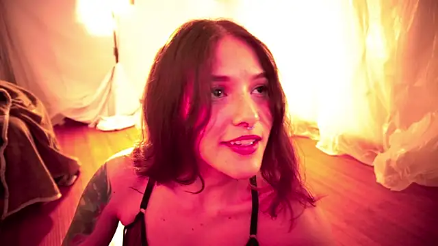 HannaMoom online show from 11/19/25, 10:32