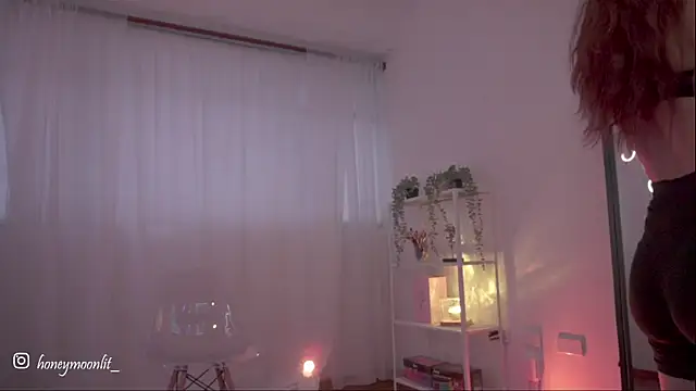 Snapshot of HannaMoom chatting on 10/01/25, 10:46 HannaMoom online show from 10/01/25, 10:46