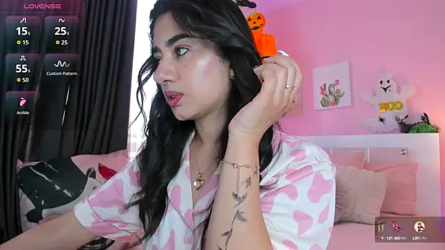Snapshot of annadu011 chatting on 10/18/25, 03:03 annadu011 online show from 10/18/25, 03:03