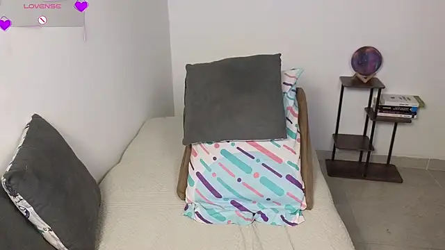 blue  moon  online show from 04/11/26, 07:45