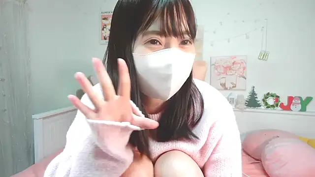 Snapshot of MOMO_ROSE chatting on 12/21/24, 12:06 MOMO ROSE online show from 12/21/24, 12:06