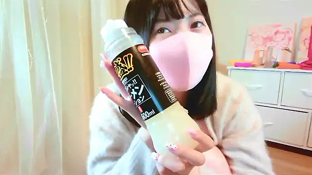 Snapshot of MOMO_ROSE chatting on 09/22/25, 08:15 MOMO ROSE online show from 09/22/25, 08:15