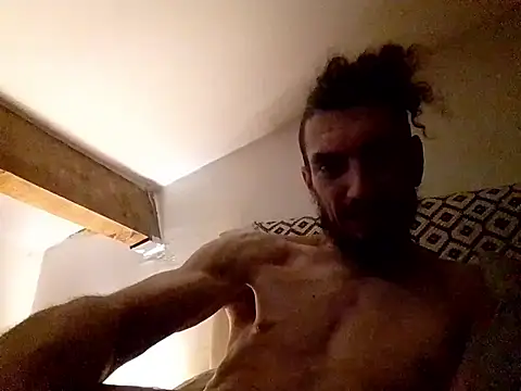 joliecu online show from 05/15/26, 01:47