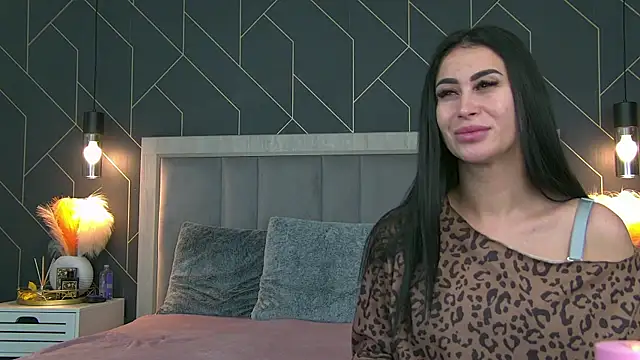 EmyLaveau online show from 04/10/26, 05:25