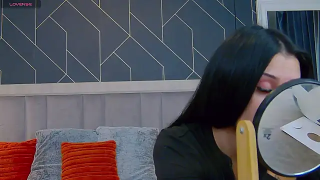 EmyLaveau online show from 01/15/26, 05:55