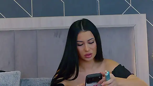 EmyLaveau online show from 02/12/26, 06:35