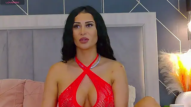 Snapshot of EmyLaveau chatting on 10/23/25, 05:39 EmyLaveau online show from 10/23/25, 05:39