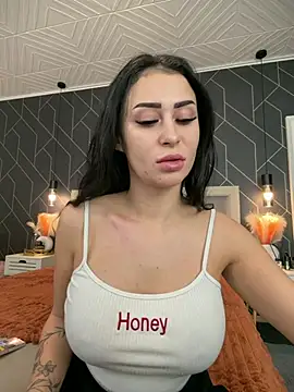 EmyLaveau online show from 01/13/26, 06:17