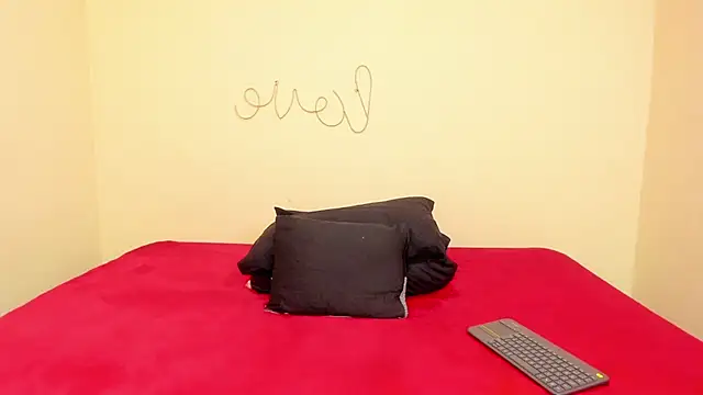 Snapshot of Malaika_Toure chatting on 01/10/26, 06:09 Malaika Toure online show from 01/10/26, 06:09