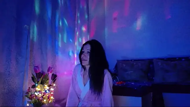 Snapshot of ElysaSun chatting on 03/01/25, 01:43 ElysaSun online show from 03/01/25, 01:43