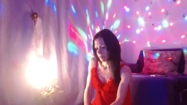 Snapshot of ElysaSun chatting on 11/05/25, 08:23 ElysaSun online show from 11/05/25, 08:23