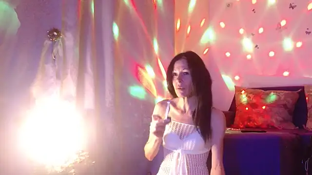 Snapshot of ElysaSun chatting on 11/10/25, 06:35 ElysaSun online show from 11/10/25, 06:35