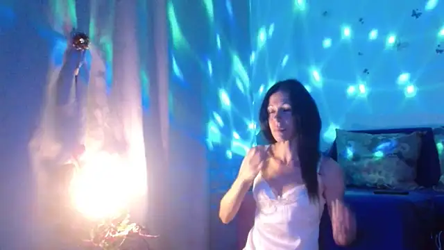 Snapshot of ElysaSun chatting on 10/11/25, 04:52 ElysaSun online show from 10/11/25, 04:52