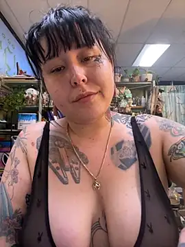 evacheers online show from 10/22/25, 10:04