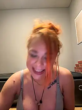 Snapshot of PennyPrincess chatting on 11/29/25, 01:44 PennyPrincess online show from 11/29/25, 01:44