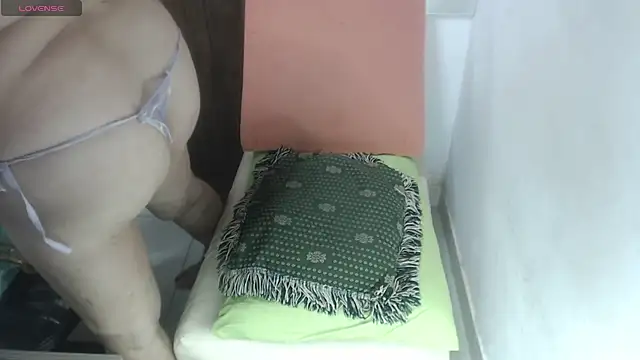 selenax2023 online show from 04/15/26, 04:40