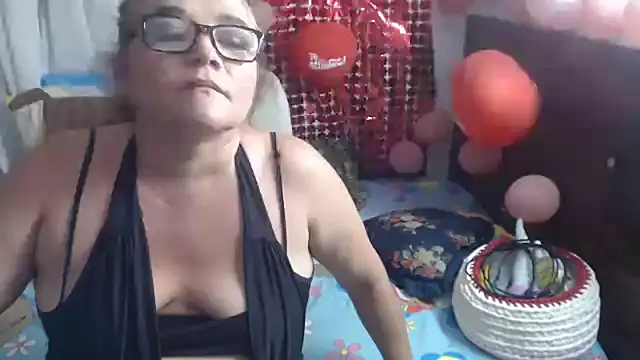 Snapshot of selenax2023 chatting on 02/16/25, 12:41 selenax2023 online show from 02/16/25, 12:41