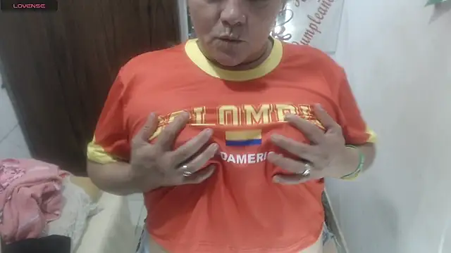 selenax2023 online show from 06/17/26, 11:14