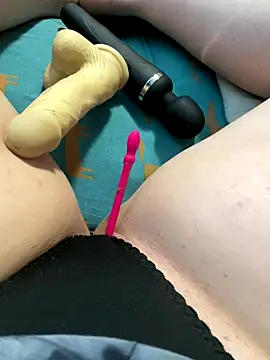 katcclovea online show from 12/14/25, 04:40