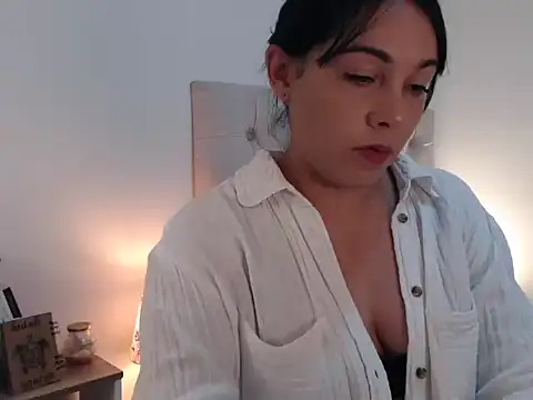Snapshot of camii_7 chatting on 10/21/25, 12:21 camii 7 online show from 10/21/25, 12:21