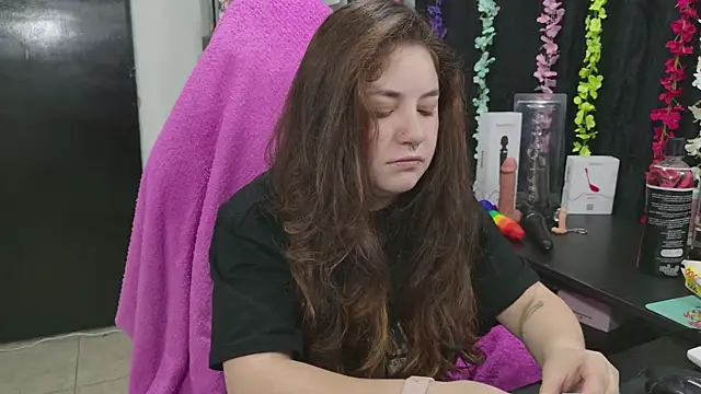 ann bronw online show from 12/17/25, 11:59