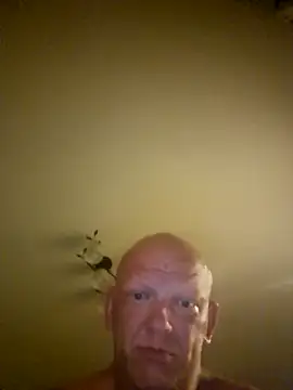 Snapshot of szaoonybyczek chatting on 11/09/25, 02:26 szaoonybyczek online show from 11/09/25, 02:26