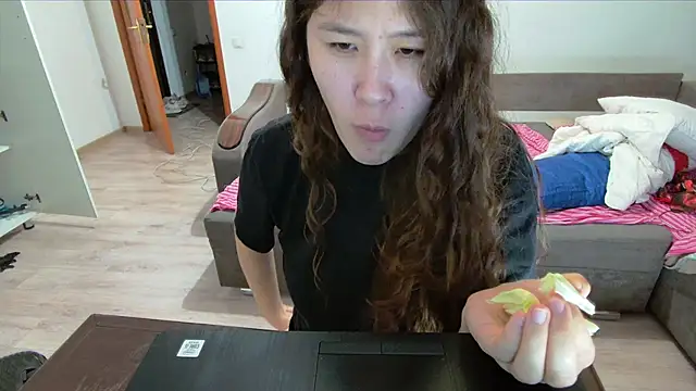 Riz girl online show from 10/28/25, 01:54