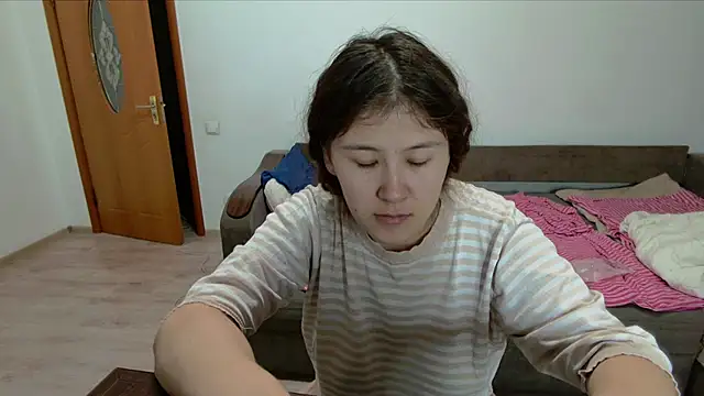 Riz girl online show from 10/27/25, 01:23