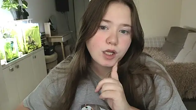 remirann  online show from 12/19/25, 12:51