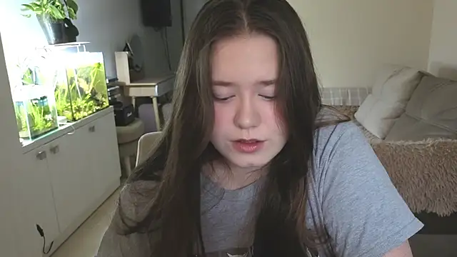 remirann  online show from 12/04/25, 12:26