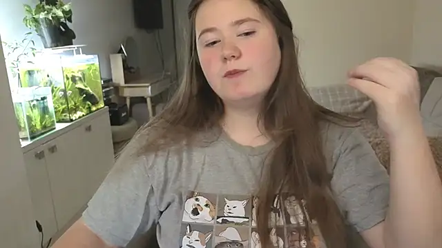 remirann  online show from 11/10/25, 12:21