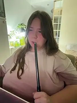 remirann  online show from 10/19/25, 04:54