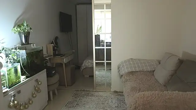 remirann  online show from 03/27/26, 09:54