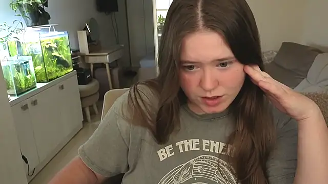 remirann  online show from 11/06/25, 12:42