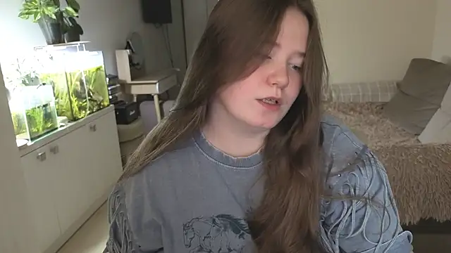 remirann  online show from 12/18/25, 12:42