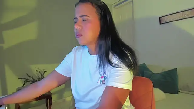 rosaaliiaa1 online show from 12/16/25, 06:12