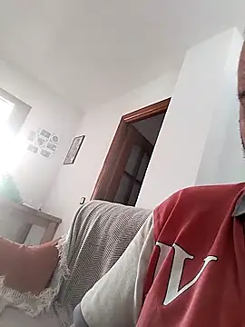 juandi21cm online show from 11/18/25, 03:26