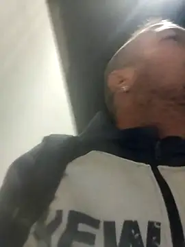 juandi21cm online show from 12/22/25, 05:40