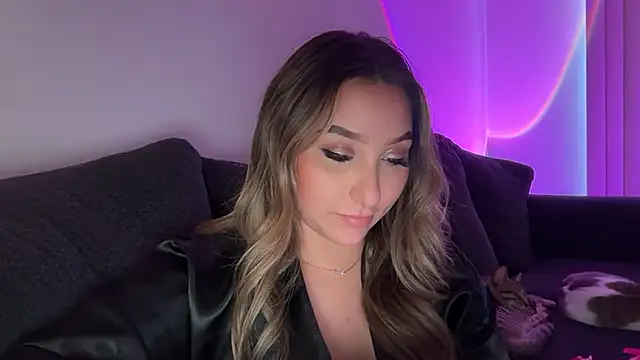 Snapshot of lustfulsmiles chatting on 02/13/26, 04:07 lustfulsmiles online show from 02/13/26, 04:07