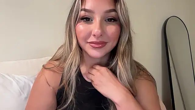 Snapshot of lustfulsmiles chatting on 09/24/25, 11:50 lustfulsmiles online show from 09/24/25, 11:50