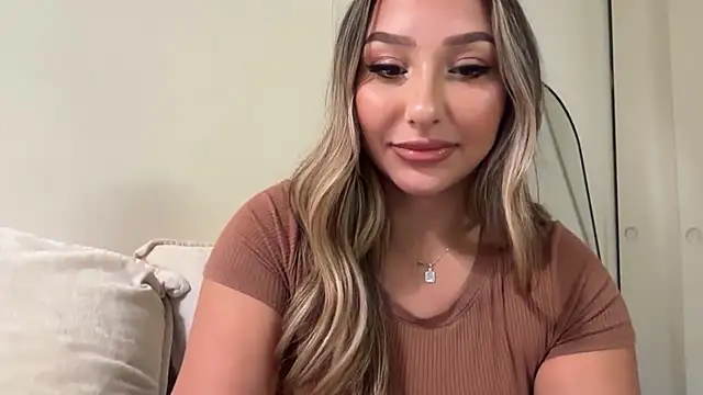 Snapshot of lustfulsmiles chatting on 09/09/25, 01:09 lustfulsmiles online show from 09/09/25, 01:09