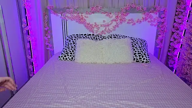LilyStarlight online show from 04/23/26, 04:19