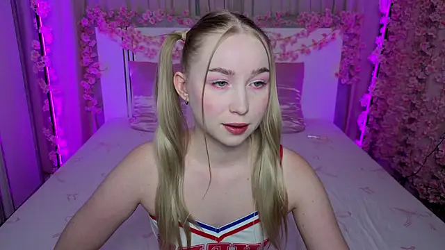LilyStarlight online show from 06/26/26, 03:45