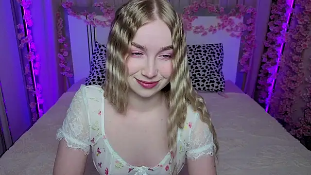LilyStarlight online show from 05/04/26, 03:43