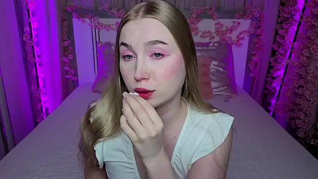 LilyStarlight online show from 06/07/26, 03:45