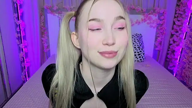 LilyStarlight online show from 04/06/26, 04:46