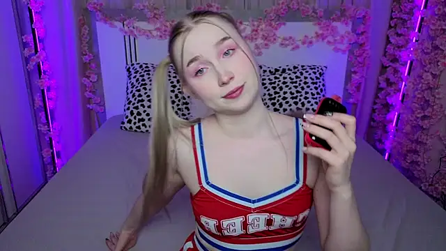 LilyStarlight online show from 05/07/26, 04:28