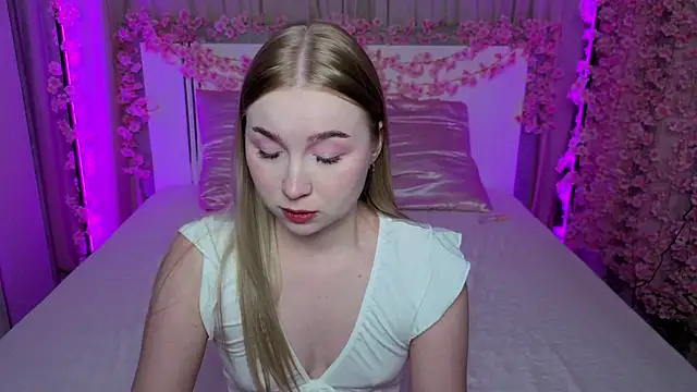LilyStarlight online show from 06/25/26, 03:15